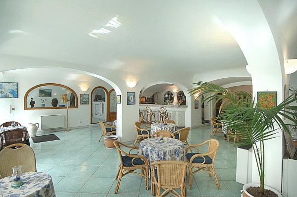 Hotel Le Fioriere Praiano Restaurang bild
