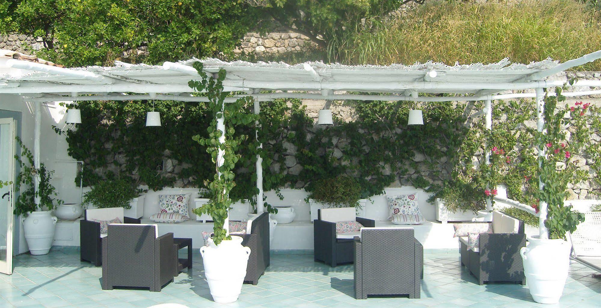 Hotel Le Fioriere Praiano Exteriör bild