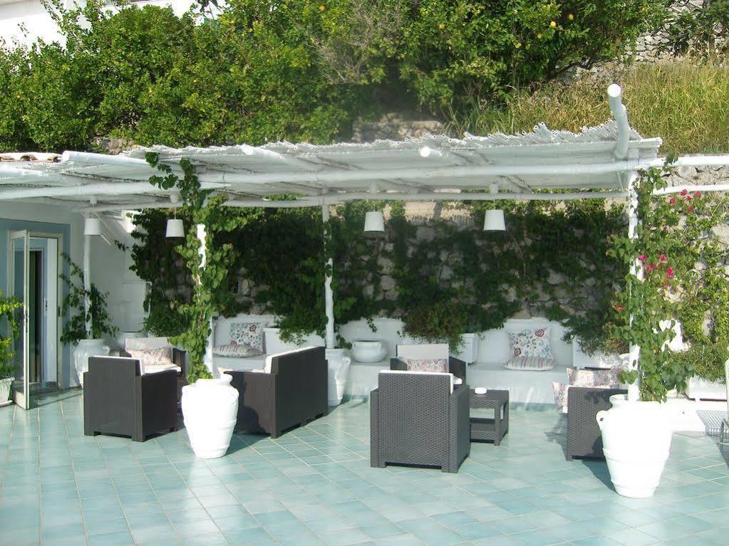 Hotel Le Fioriere Praiano Exteriör bild